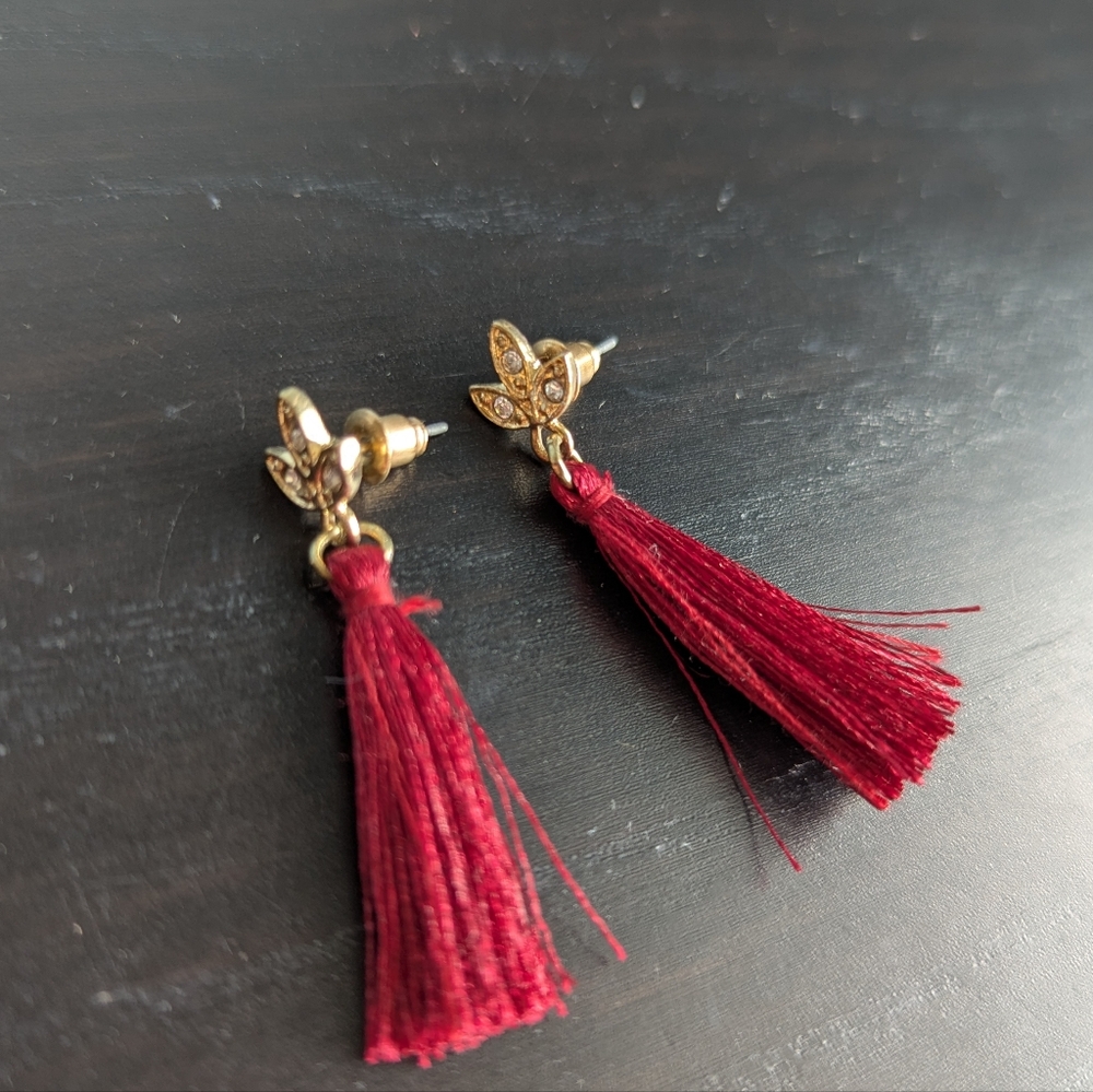 FREE W/ BUNDLE $25+ - H&M Burgundy Tassel Earrigs